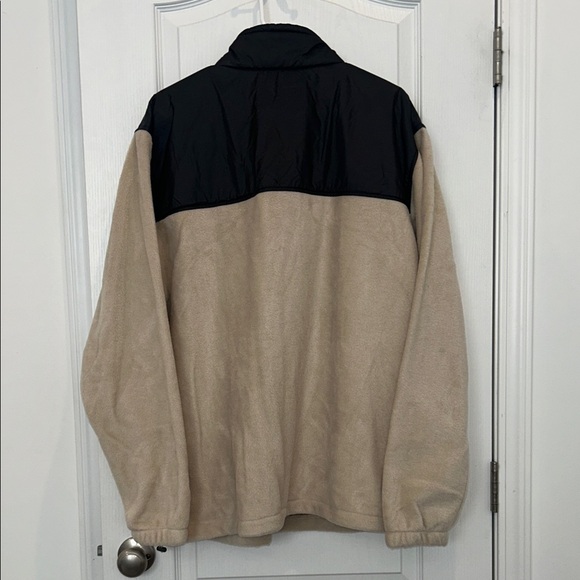 Columbia Men's Beige and Black Performance Jacket - Picture 4 of 7